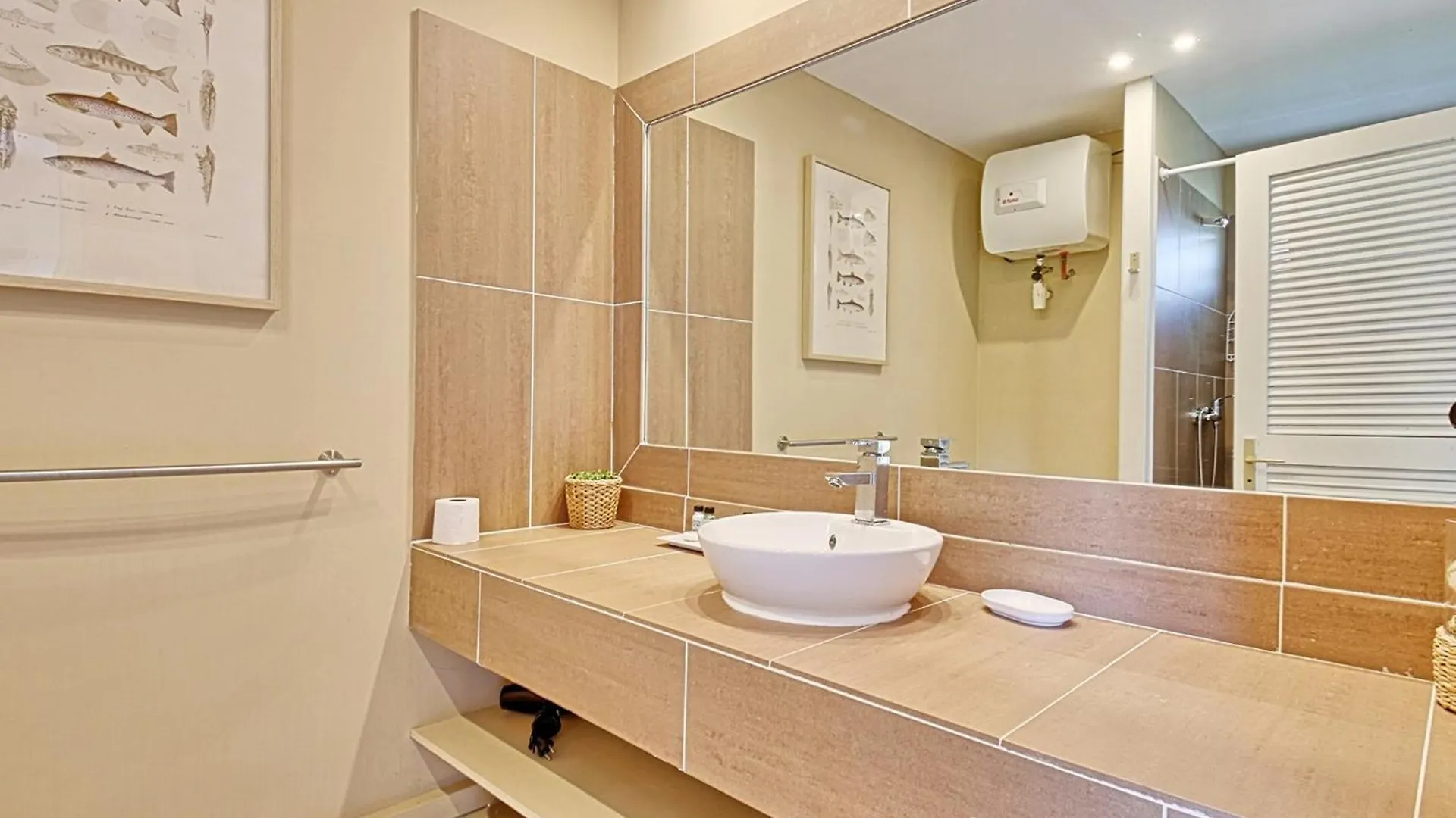 Studio Spacieux Avec Piscine Et Parking, Pres Des Commerces - Fr-1-734-59 马里戈特 0*,